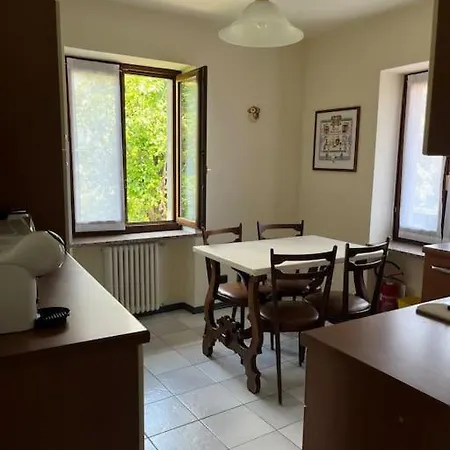 Gabbinoholidayhome Appartamento In Suggestiva Corte Como Exterior photo