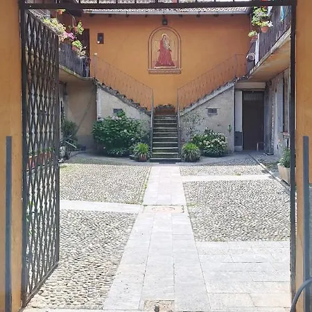 Gabbinoholidayhome Appartamento In Suggestiva Corte Como Exterior photo
